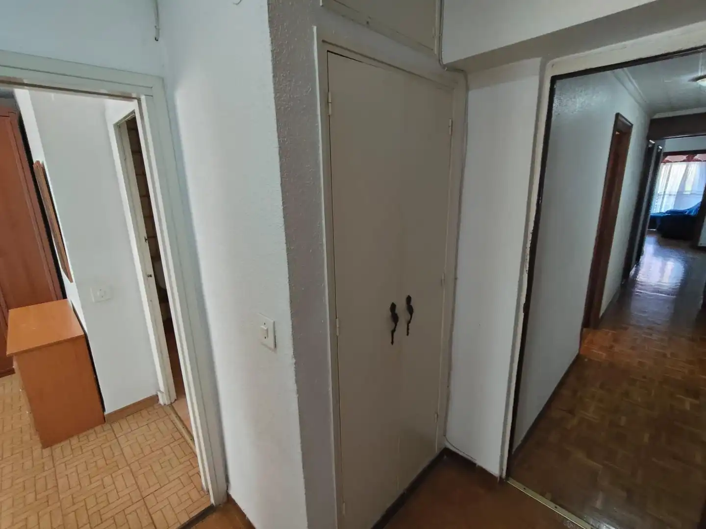 Wohnung zum Verkauf in Alicante / Alacant mit Klimaanlage, Parkett und Terrasse