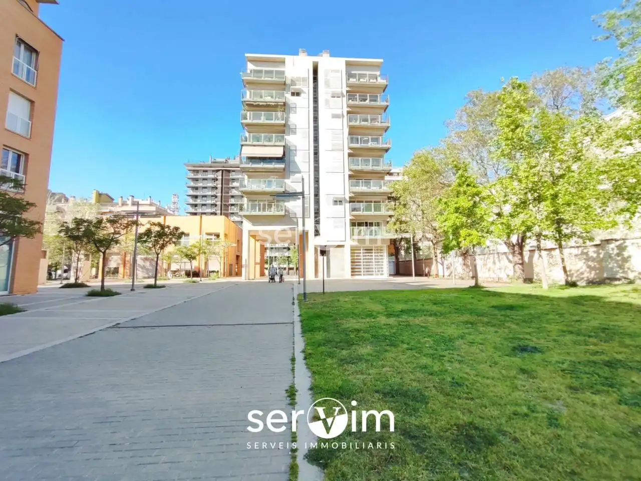 Vista exterior de Ático en venta en Girona con Trastero