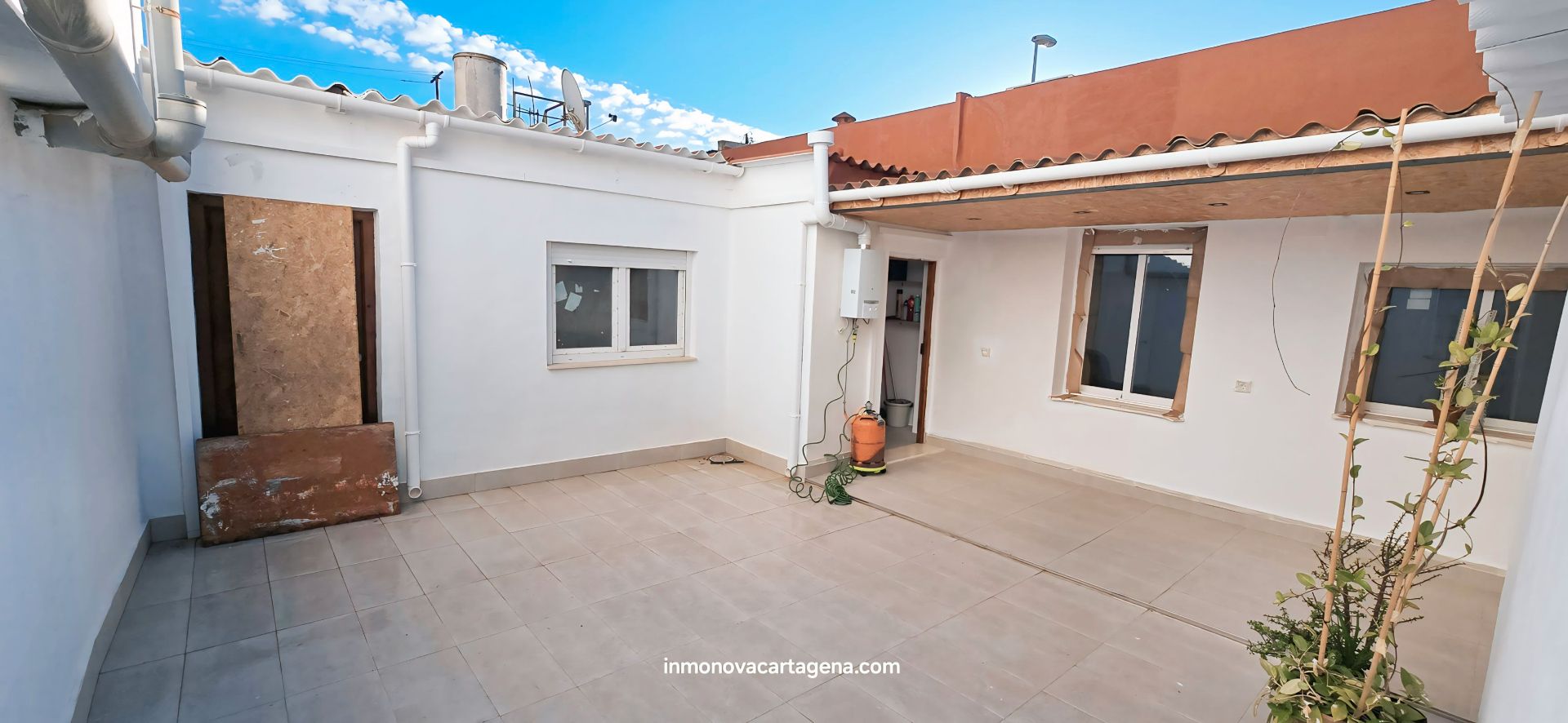 Vista exterior de Casa o xalet en venda en Cartagena amb Traster i Forn