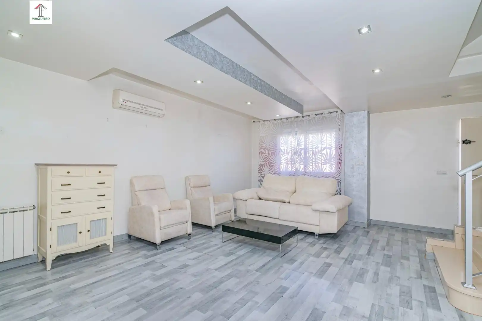 Casa aparellada amb terrassa en venda a Avenida LUIS JAVIER 2, imagen 8