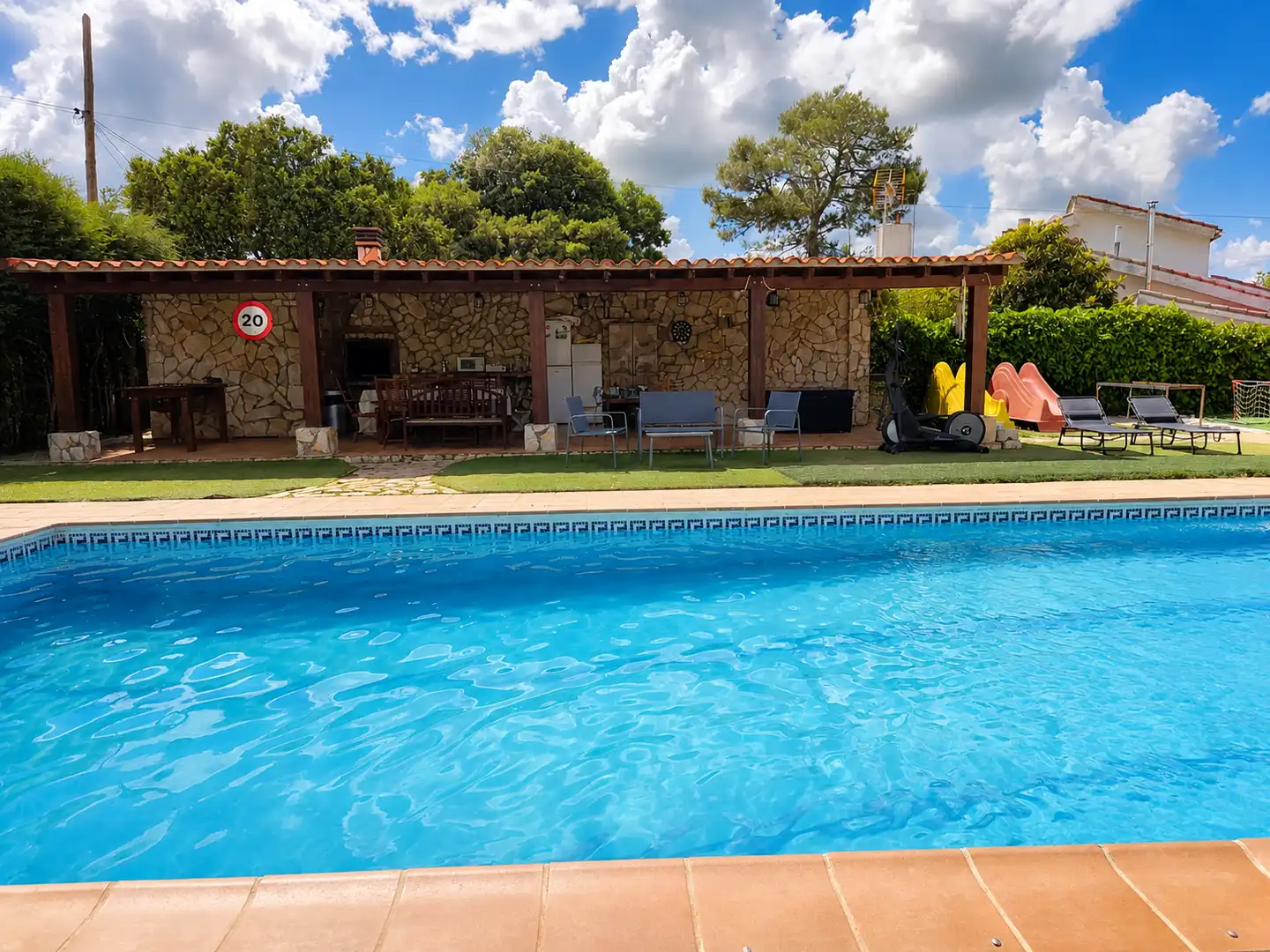 Piscina de Casa o chalet en venta en Nuevo Baztán con Calefacción, Jardín privado y Trastero