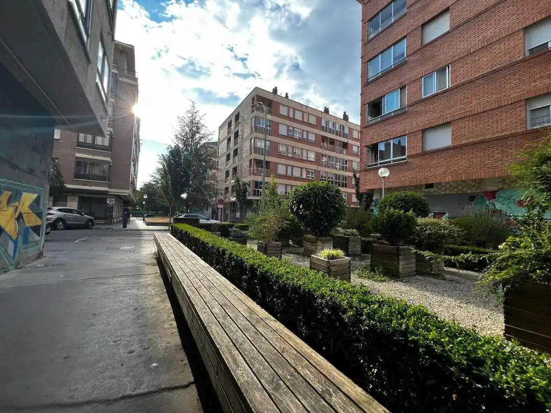Vista exterior de Pis en venda en Vitoria - Gasteiz amb Calefacció, Terrassa i Traster