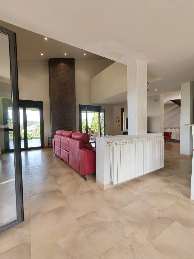 Sala d'estar de Casa o xalet en venda en Siero amb Jardí privat, Terrassa i Traster