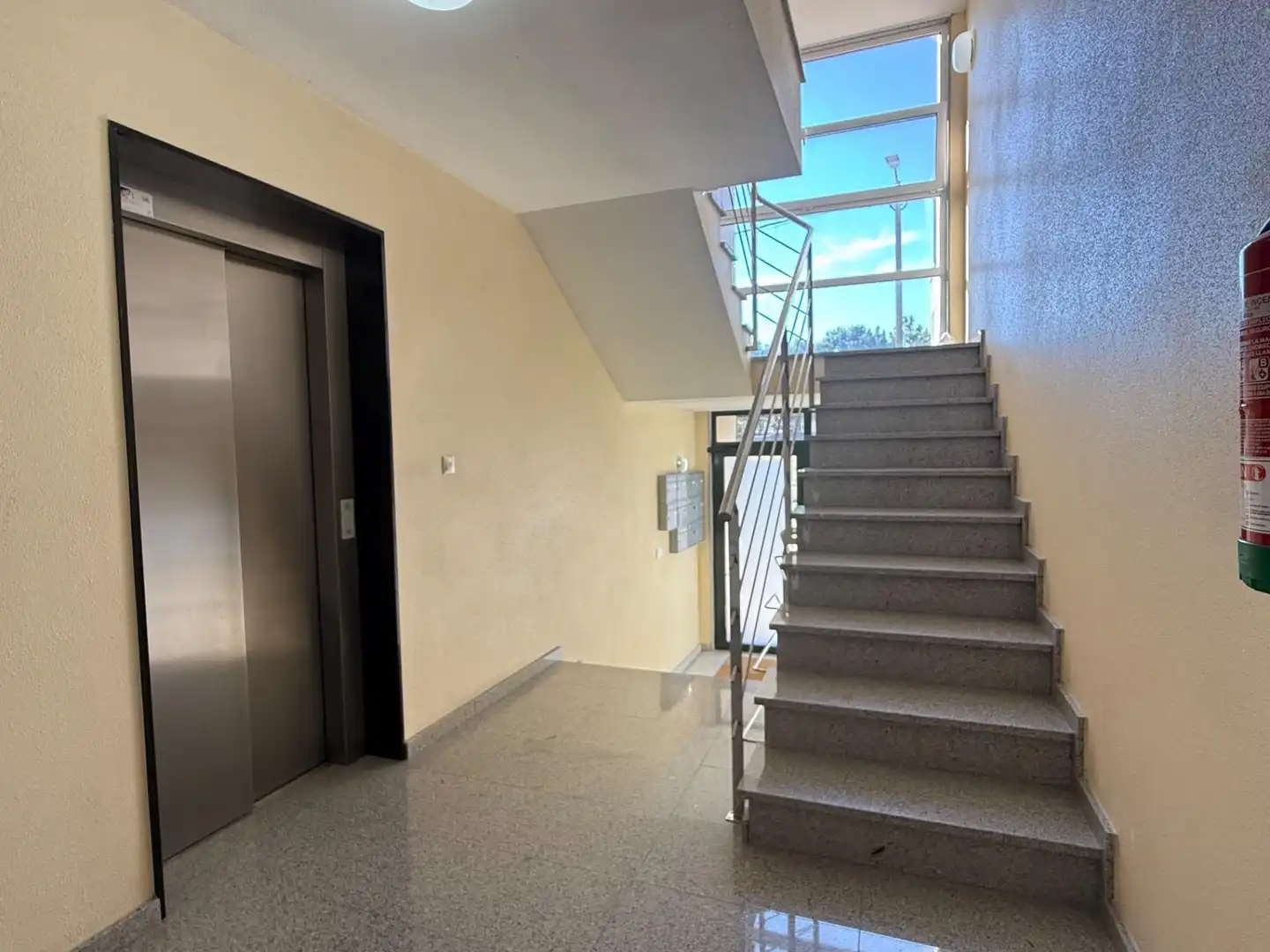 Study for sale in Ribeira  with Heating, Terrace and Storage room