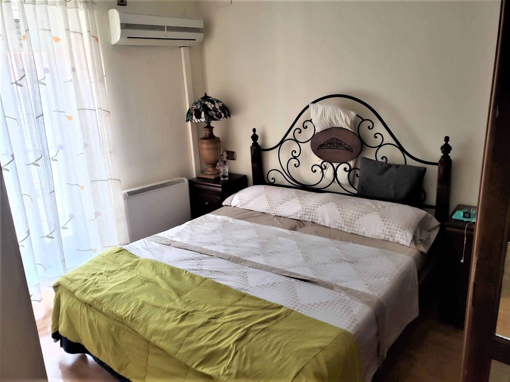 Dormitori de Finca rústica de lloguer en Cáceres Capital amb Aire condicionat, Calefacció i Moblat