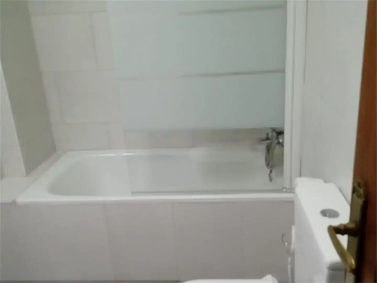 Baño de Piso de alquiler en Moraleja con Aire acondicionado, Amueblado y Lavadora