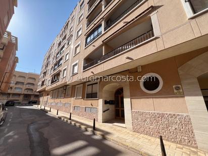 Vista exterior de Apartament en venda en Guardamar del Segura amb Terrassa i Balcó