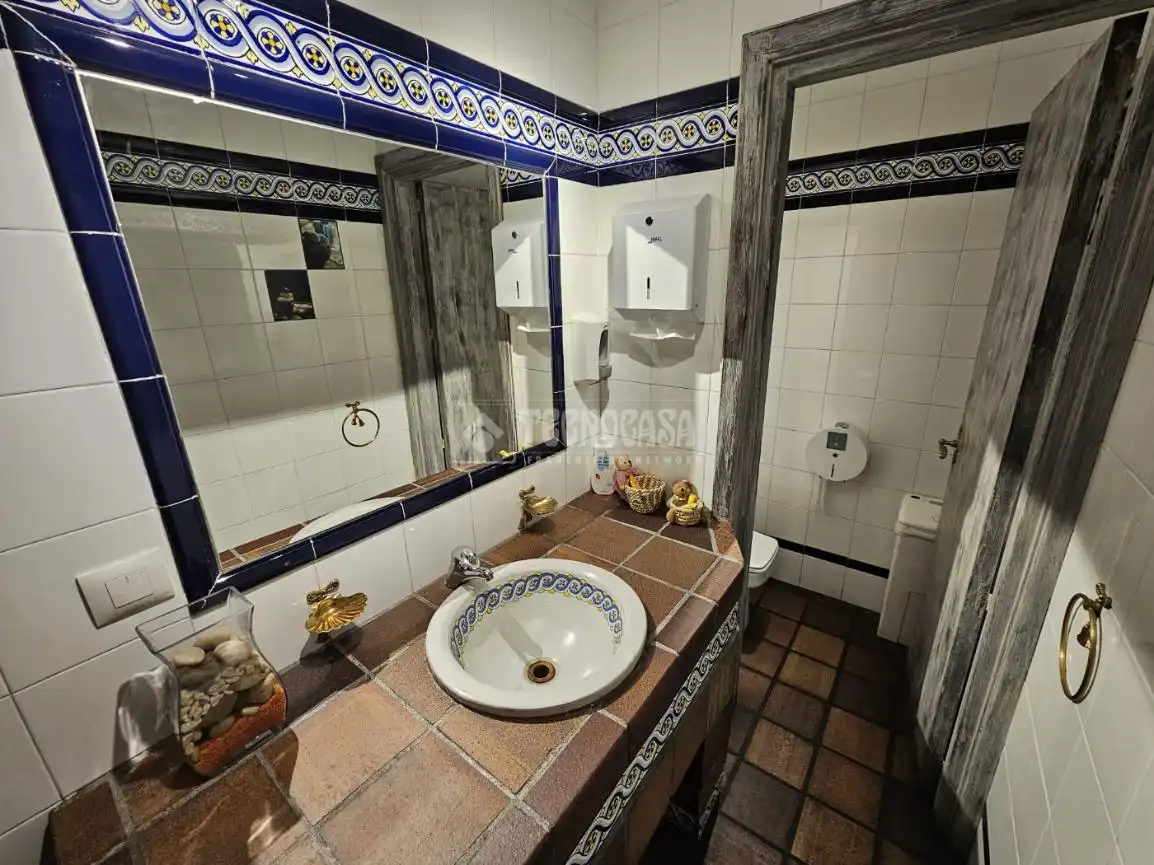 Baño de Local en venta en Madrid con Aire acondicionado, Calefacción y Terraza