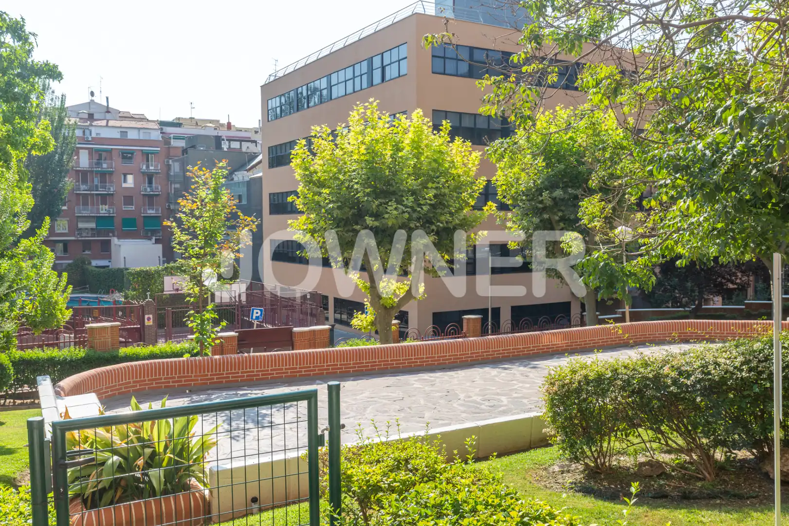Vista exterior de Pis de lloguer en Madrid amb Aire condicionat, Calefacció i Jardí privat