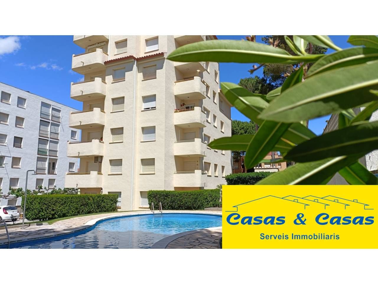 Exterior view of Flat for sale in L'Escala  with Air Conditioner, Terrace and Furnished