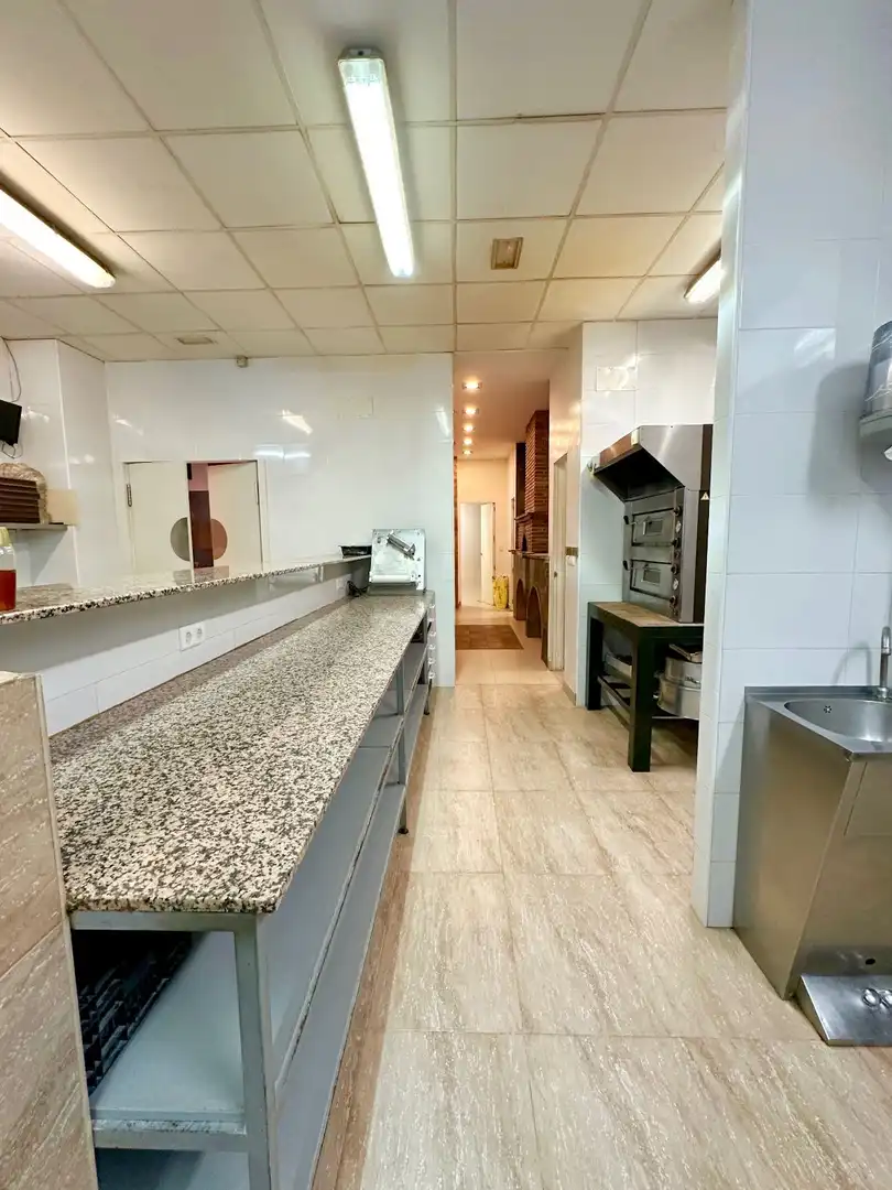 Local en venta en Corts Valencianes, Piscinas