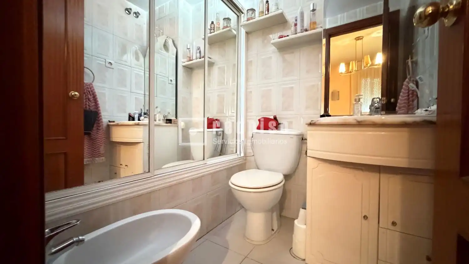 Baño de Piso en venta en Leganés con Aire acondicionado, Calefacción y Jardín privado