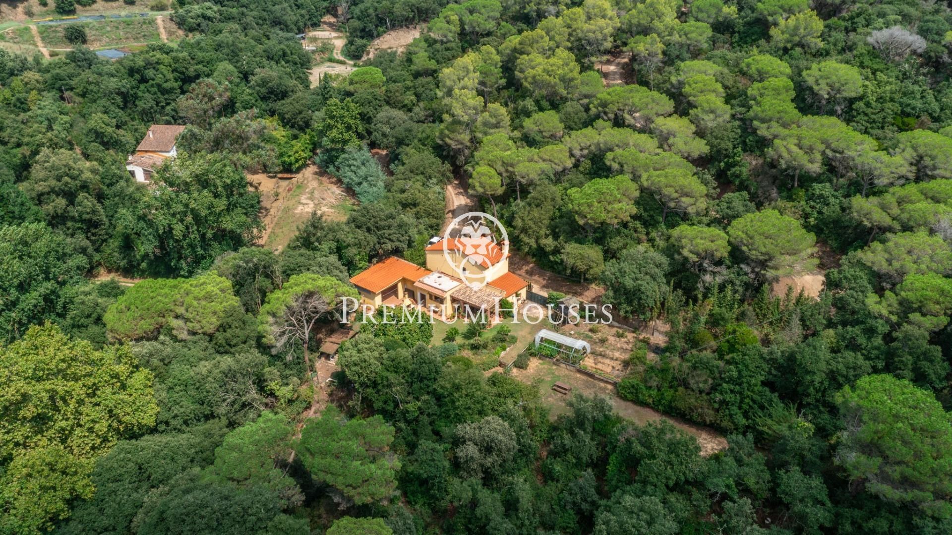 Finca rústica en venda en Sant Iscle de Vallalta amb Calefacció, Jardí privat i Traster