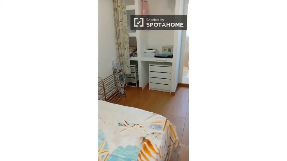 Habitación de Piso para compartir en Ciudad Lineal