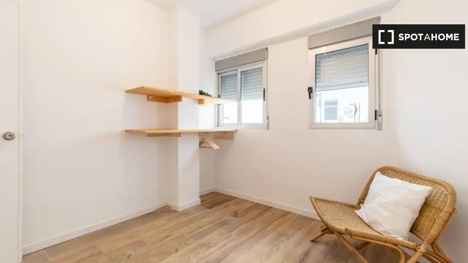 Bedroom of Flat for rent in Valencia  with Air Conditioner, Heating and Furnished