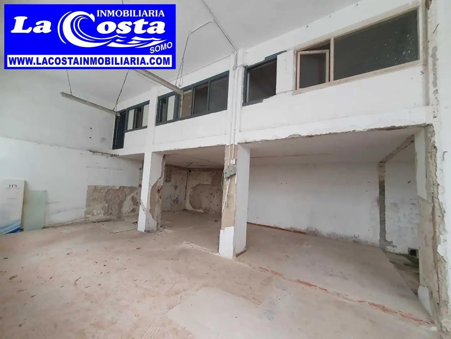 Local en venda en Santander