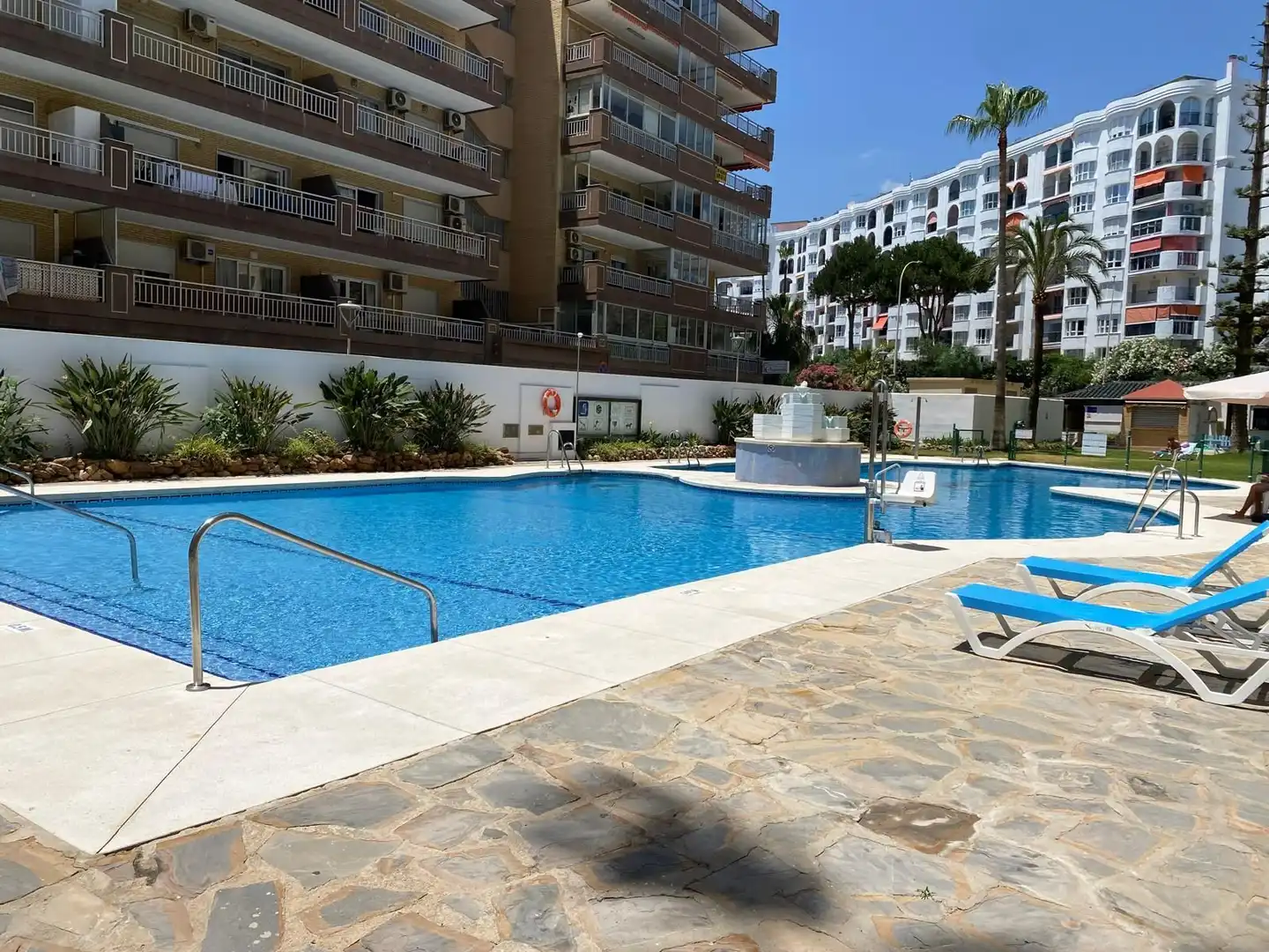Piscina de Apartamento en venta en Fuengirola con Aire acondicionado y Piscina comunitaria