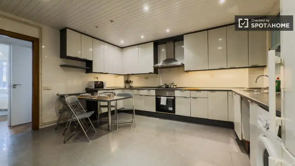 Habitació a Sant Gervasi i la Bonanova