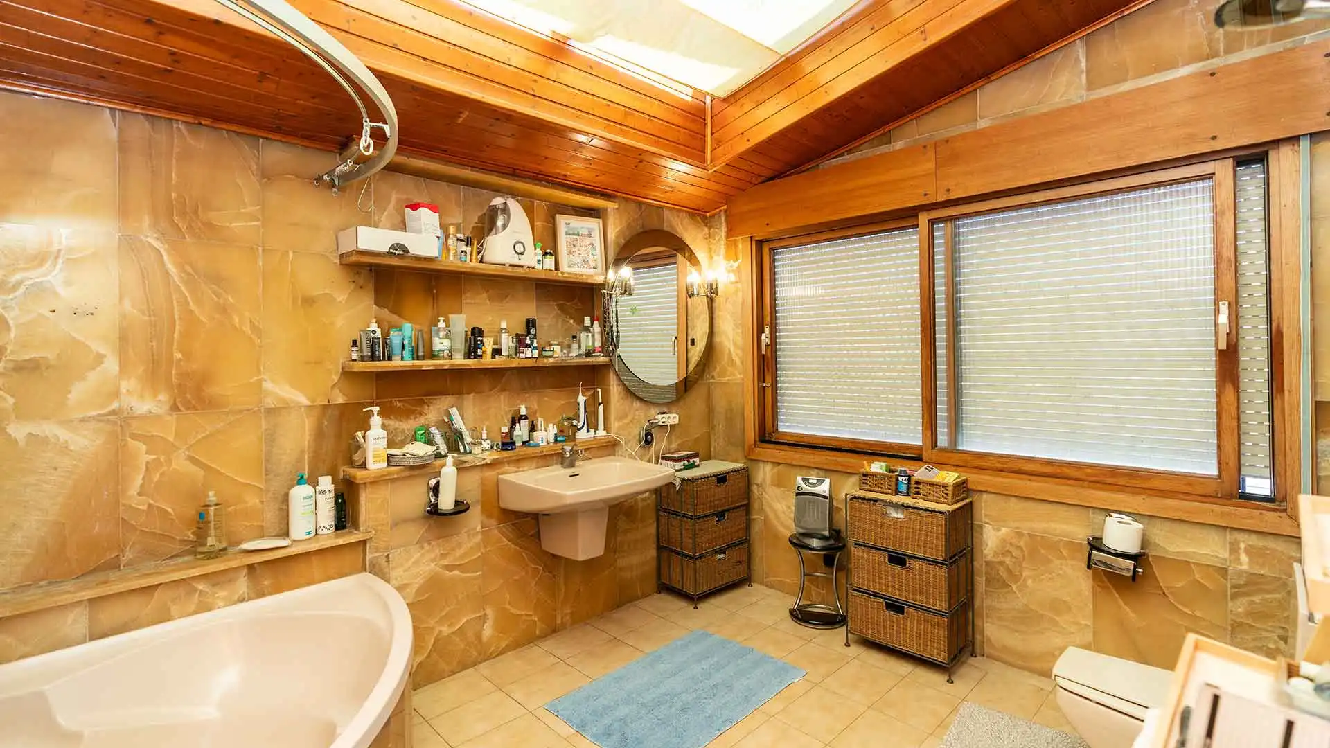 Bathroom of Houses for sale in Marbella  with Air Conditioner, Private garden and Terrace