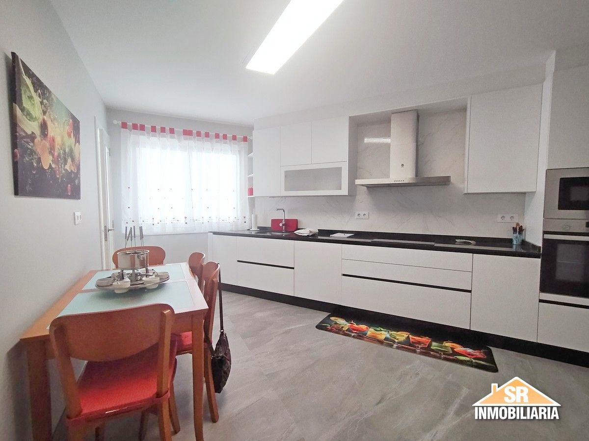 Kitchen of Flat to rent in A Coruña Capital   with Parquet flooring, Furnished and Oven