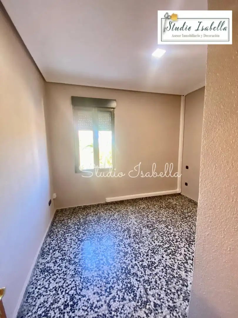Habitación de Piso de alquiler en Toledo con Aire acondicionado, Calefacción y Amueblado