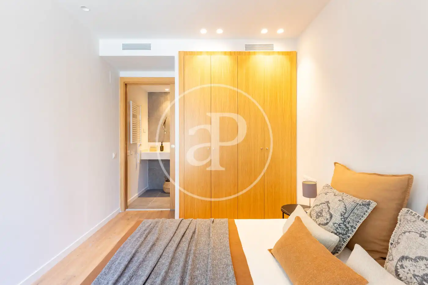Bedroom of Flat for sale in Sant Cugat del Vallès  with Air Conditioner, Heating and Terrace