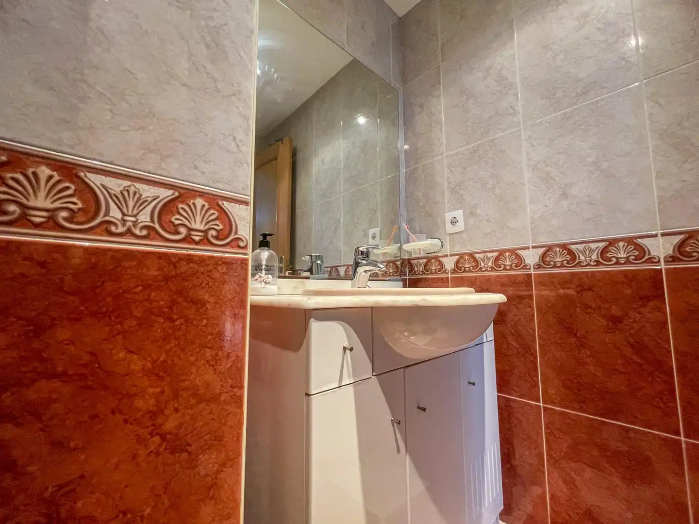 Baño de Piso para compartir en Moncada con Amueblado y Balcón