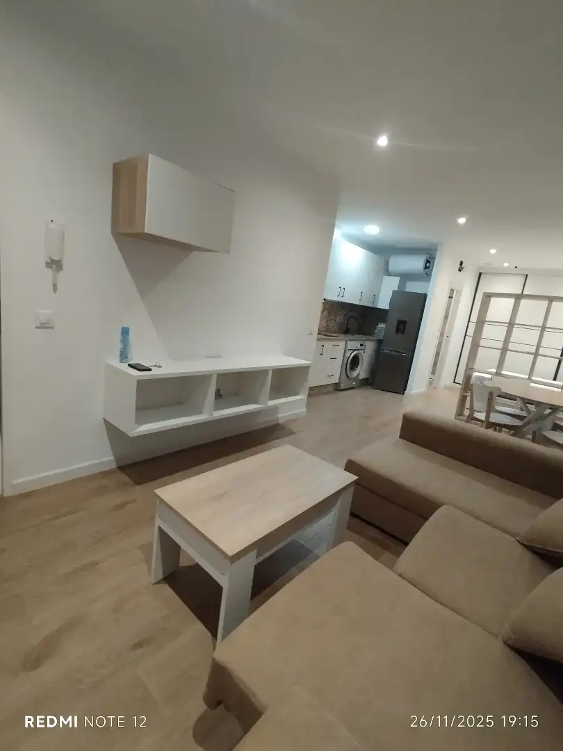Sala d'estar de Loft de lloguer en Castilleja de la Cuesta amb Aire condicionat, Calefacció i Moblat