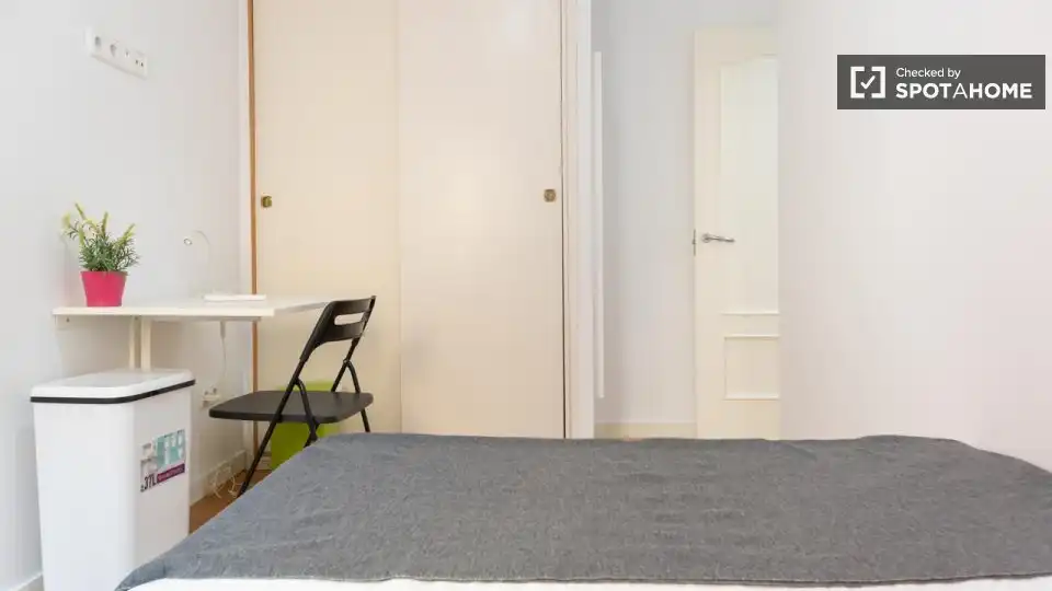 Habitación de Apartamento para compartir en Madrid con Aire acondicionado, Calefacción y Terraza