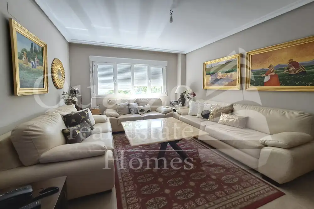 Sala de estar de Casa adosada en venta en Plasencia con Calefacción, Terraza y Balcón