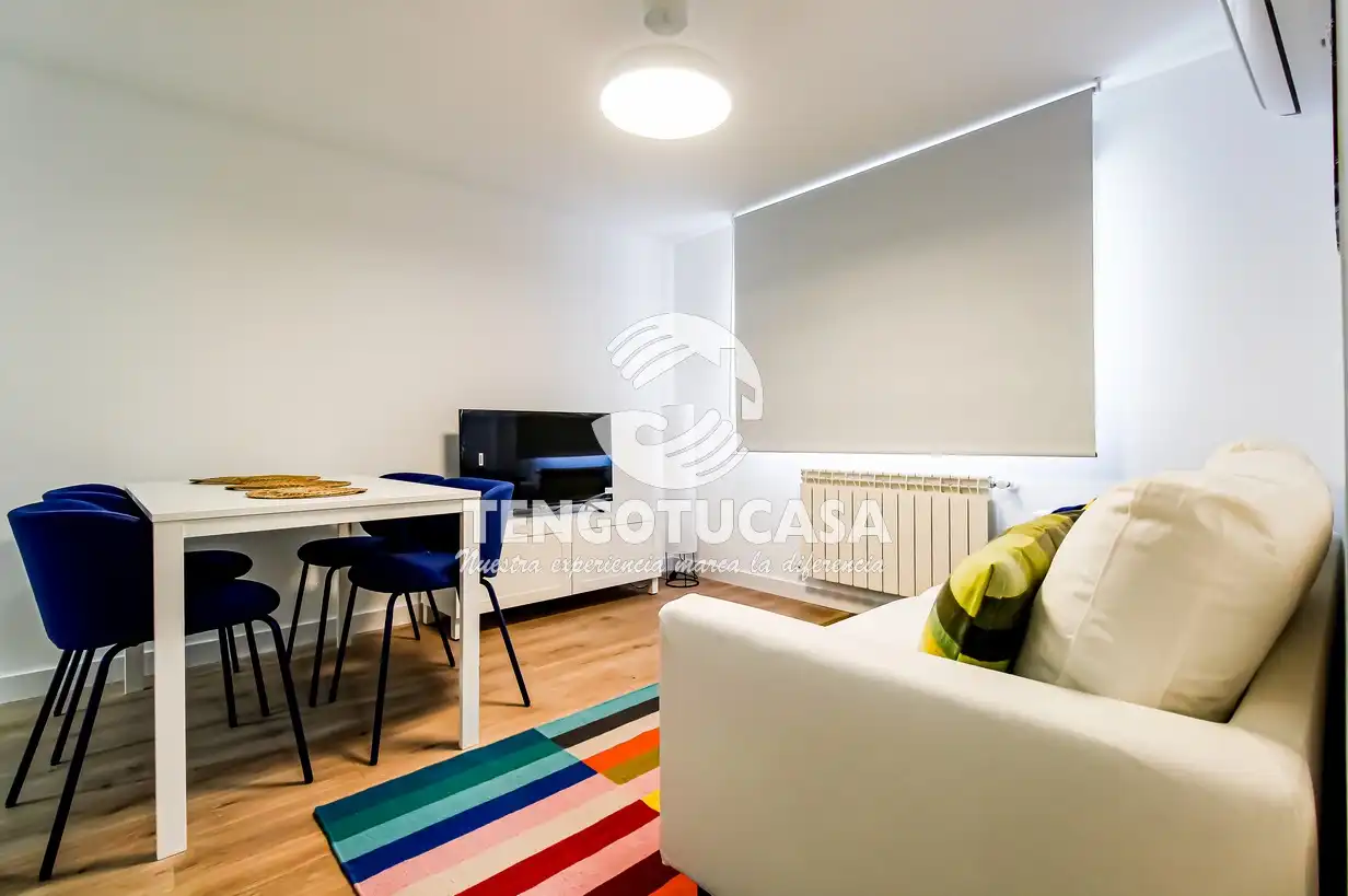 Living room of Flat for rent in Madrid  with Air Conditioner, Heating and Furnished