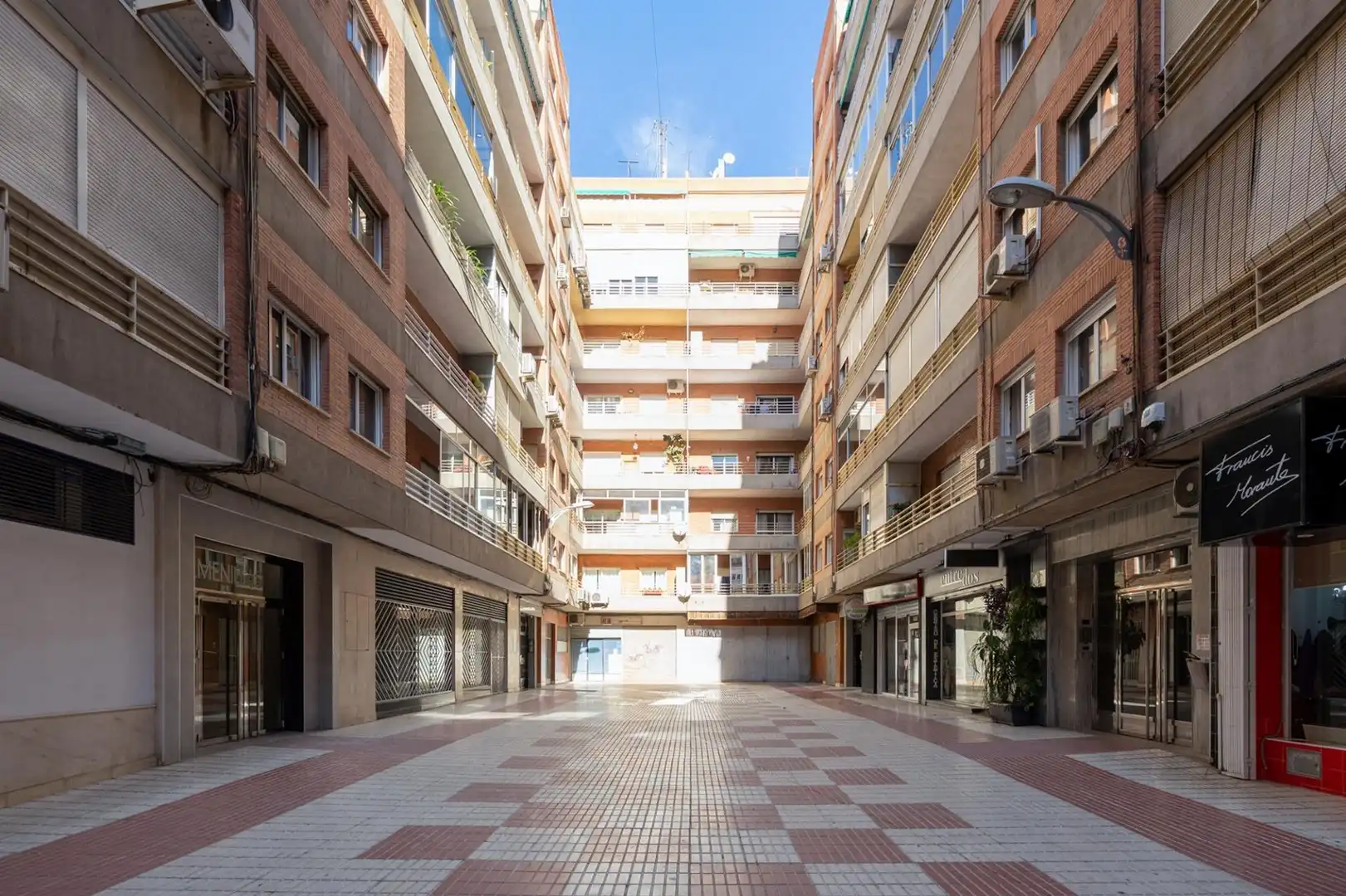 Vista exterior de Pis de lloguer en  Granada Capital