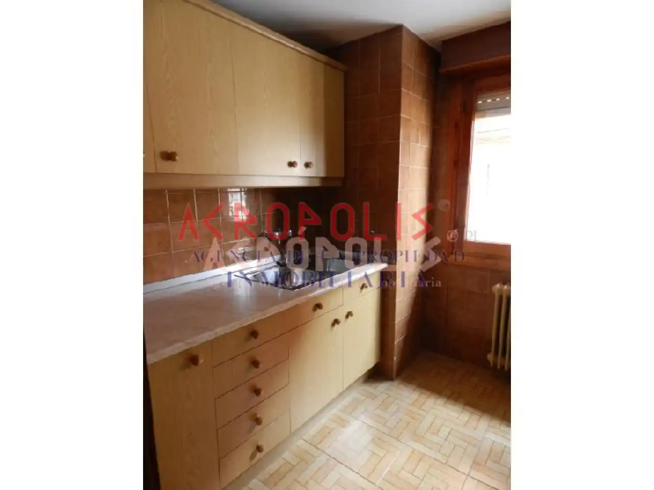 Cocina de Piso en venta en Benavente con Calefacción, Parquet y Trastero