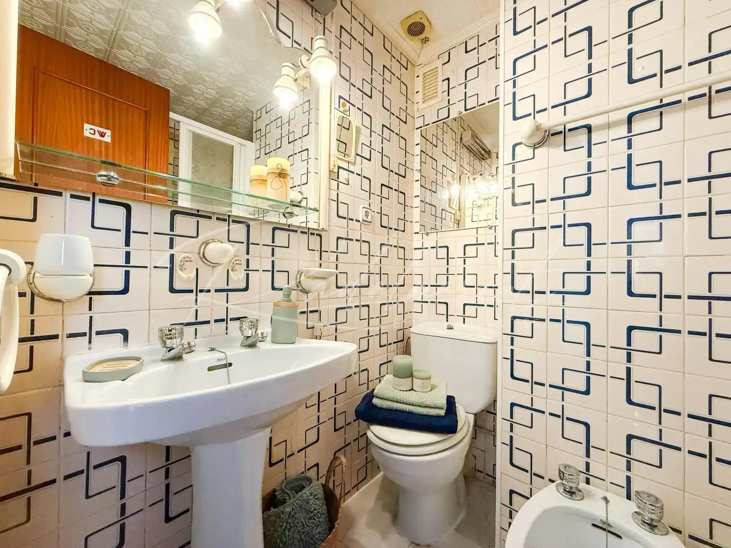 Bathroom of Flat for sale in Centre