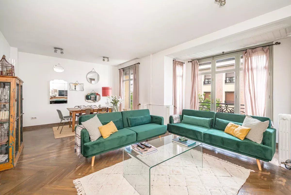 Living room of Flat to rent in  Madrid Capital  with Air Conditioner, Heating and Furnished