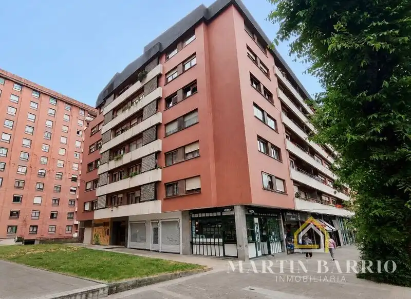 Außenansicht von Wohnung zum Verkauf in Bilbao  mit Klimaanlage, Heizung und Terrasse