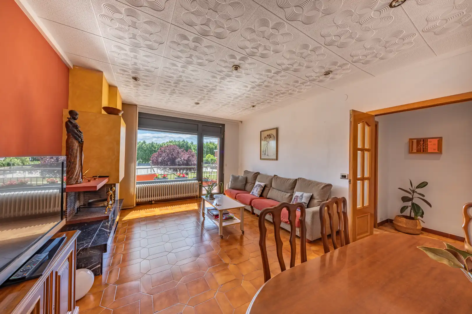 Sala d'estar de Casa adosada en venda en Santa Eugènia de Berga amb Calefacció, Jardí privat i Terrassa