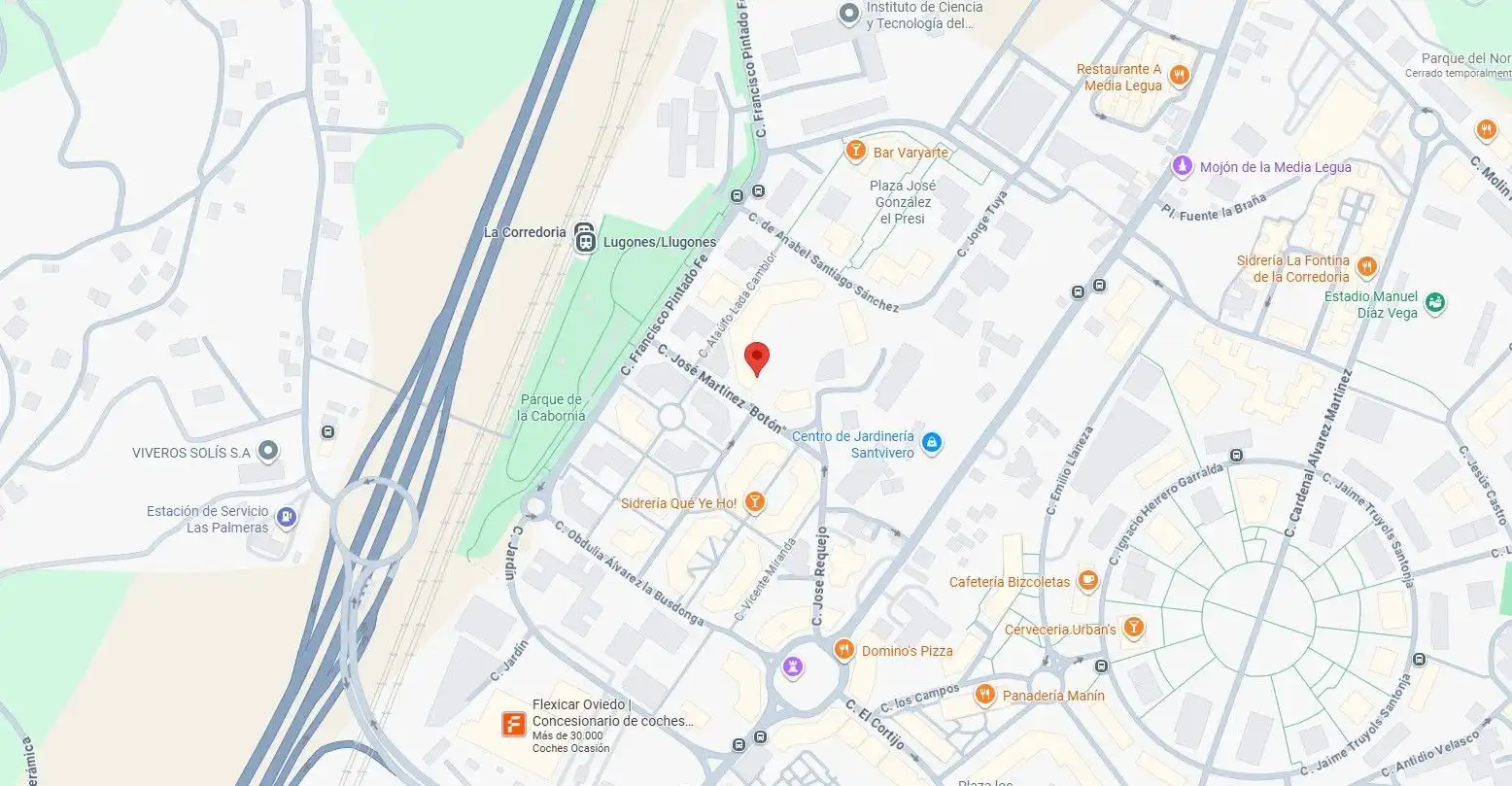 Vista exterior de Piso en venta en Oviedo  con Trastero