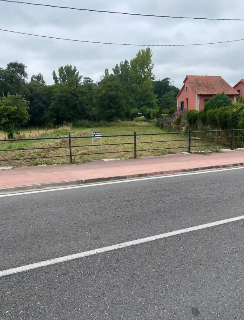 Terreny residencial en venda a Rúa da Guarda 5