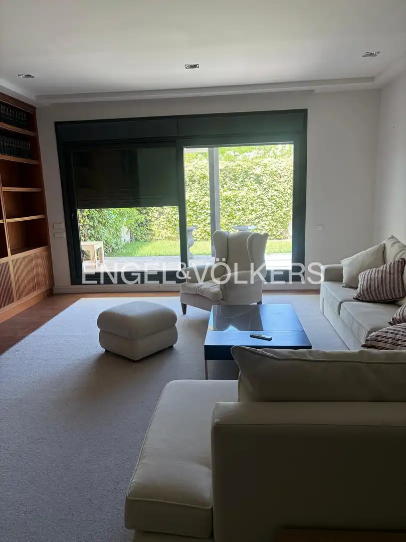 Sala de estar de Apartamento de alquiler en Madrid con Aire acondicionado, Calefacción y Jardín privado