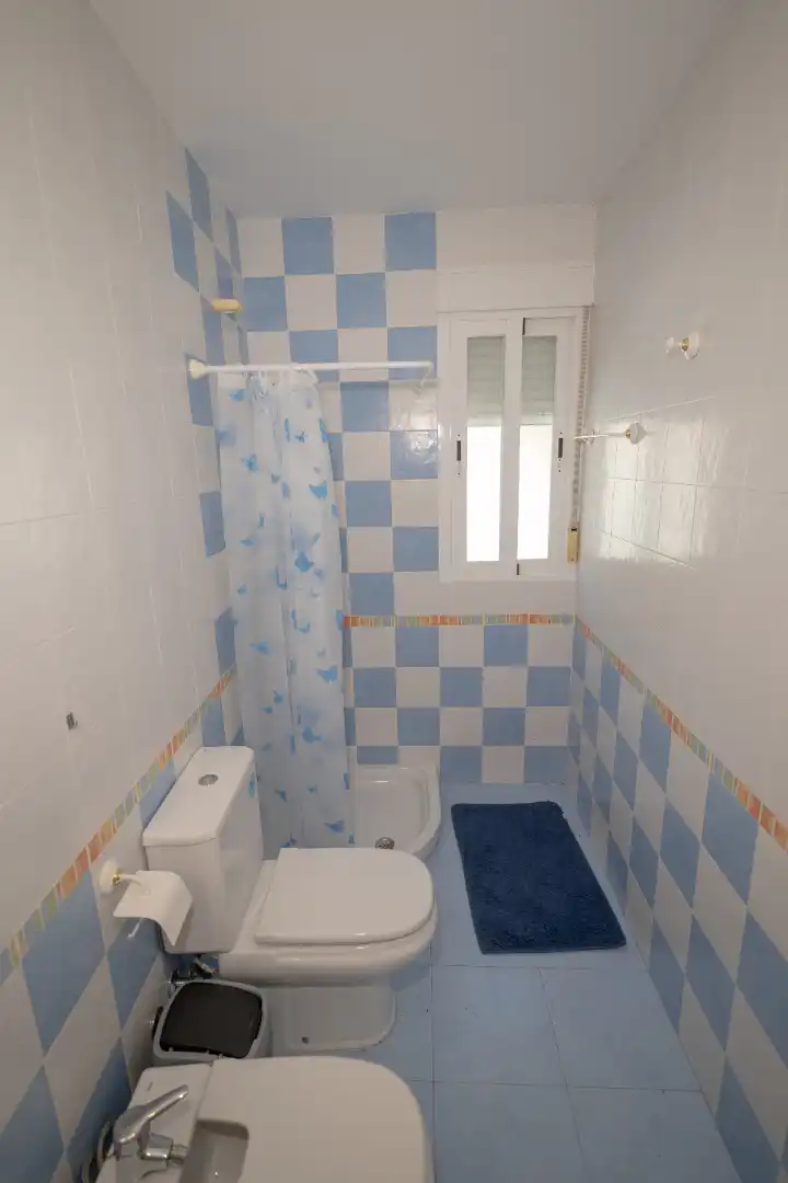 Badezimmer von Einfamilien-Reihenhaus zum Verkauf in Albuñol mit Terrasse, Möbliert und Balkon