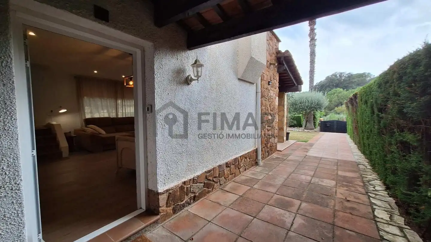 Vista exterior de Casa o chalet en venta en Vilassar de Dalt con Aire acondicionado, Calefacción y Jardín privado