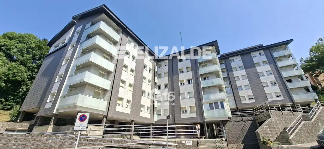 Flat with terrace for sale in Antiguo
