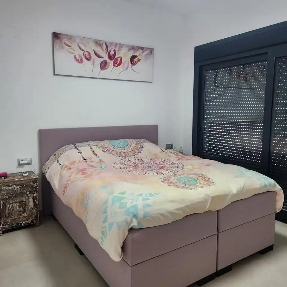 Dormitori de Casa o xalet en venda en Daya Vieja amb Jardí privat, Piscina i Moblat