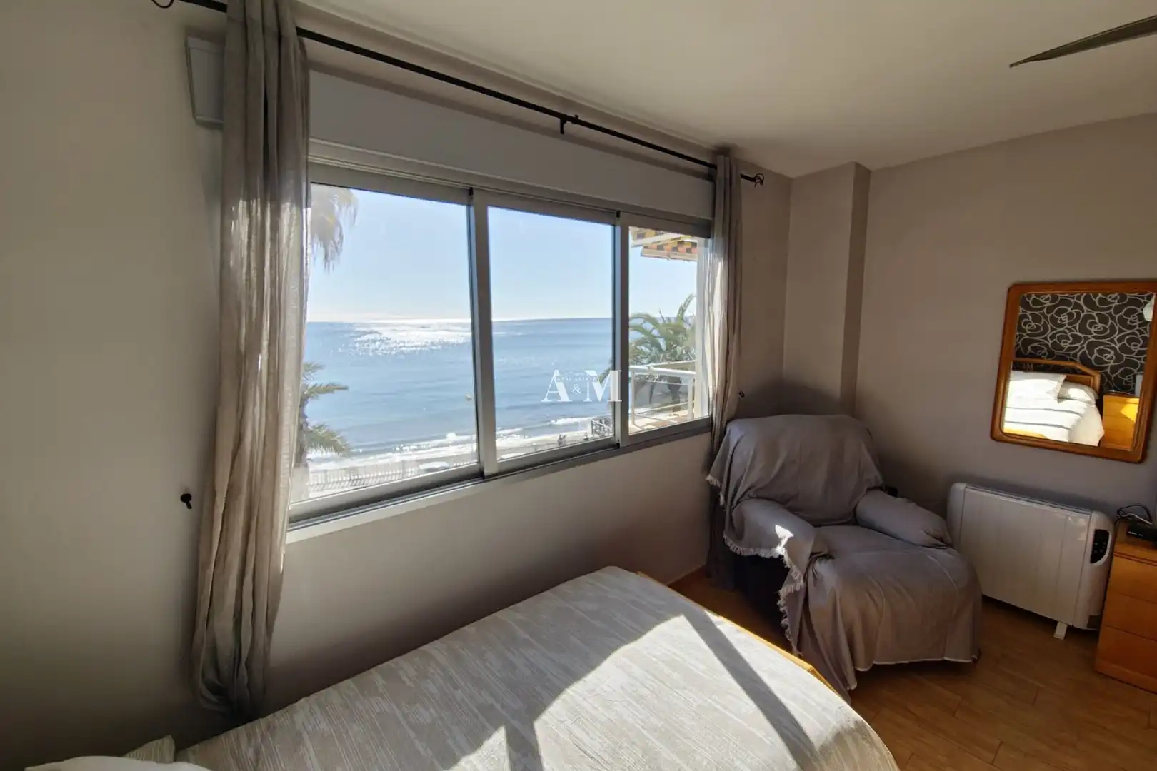Schlafzimmer von Wohnungen zur Miete in Torrevieja mit Heizung, Terrasse und Schwimmbad