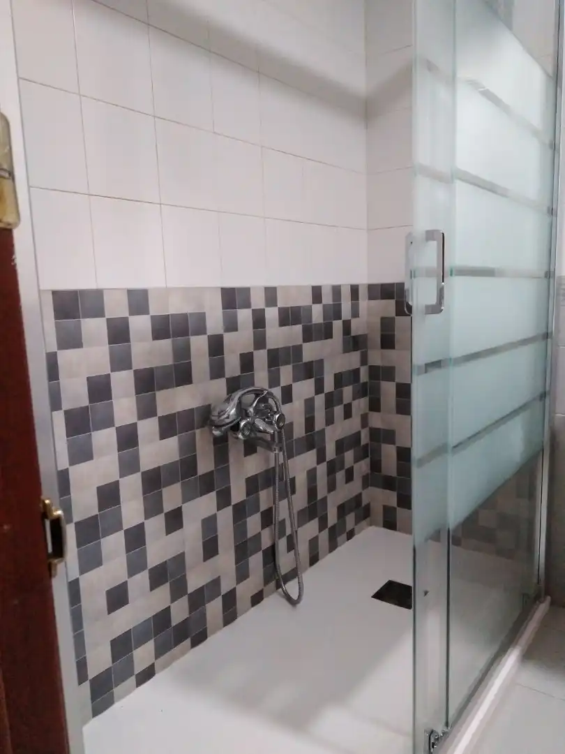 Bany de Apartament de lloguer en Ciudad Real amb Moblat