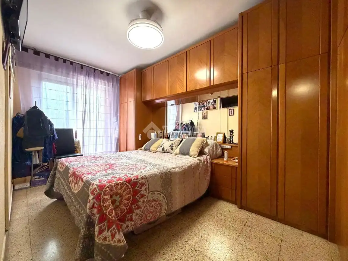 Flat with terrace for sale in Salut - Lloreda, imagen 8