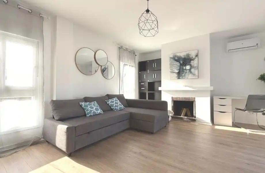 Sala de estar de Piso en venta en Marbella con Aire acondicionado, Trastero y Amueblado
