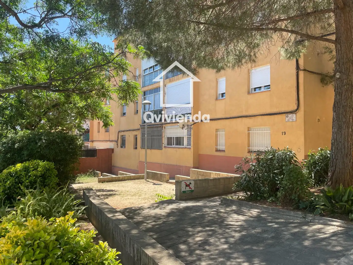 Vista exterior de Piso en venta en Santa Coloma de Gramenet