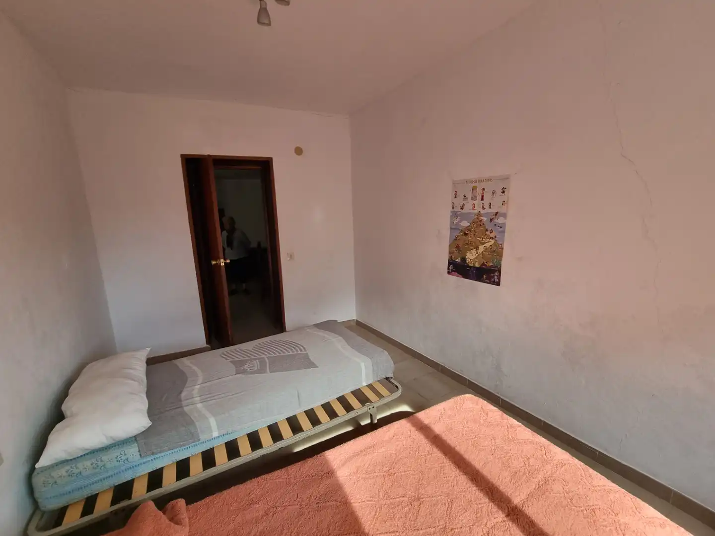 Dormitori de Casa o xalet en venda en Almería amb Jardí privat, Terrassa i Moblat